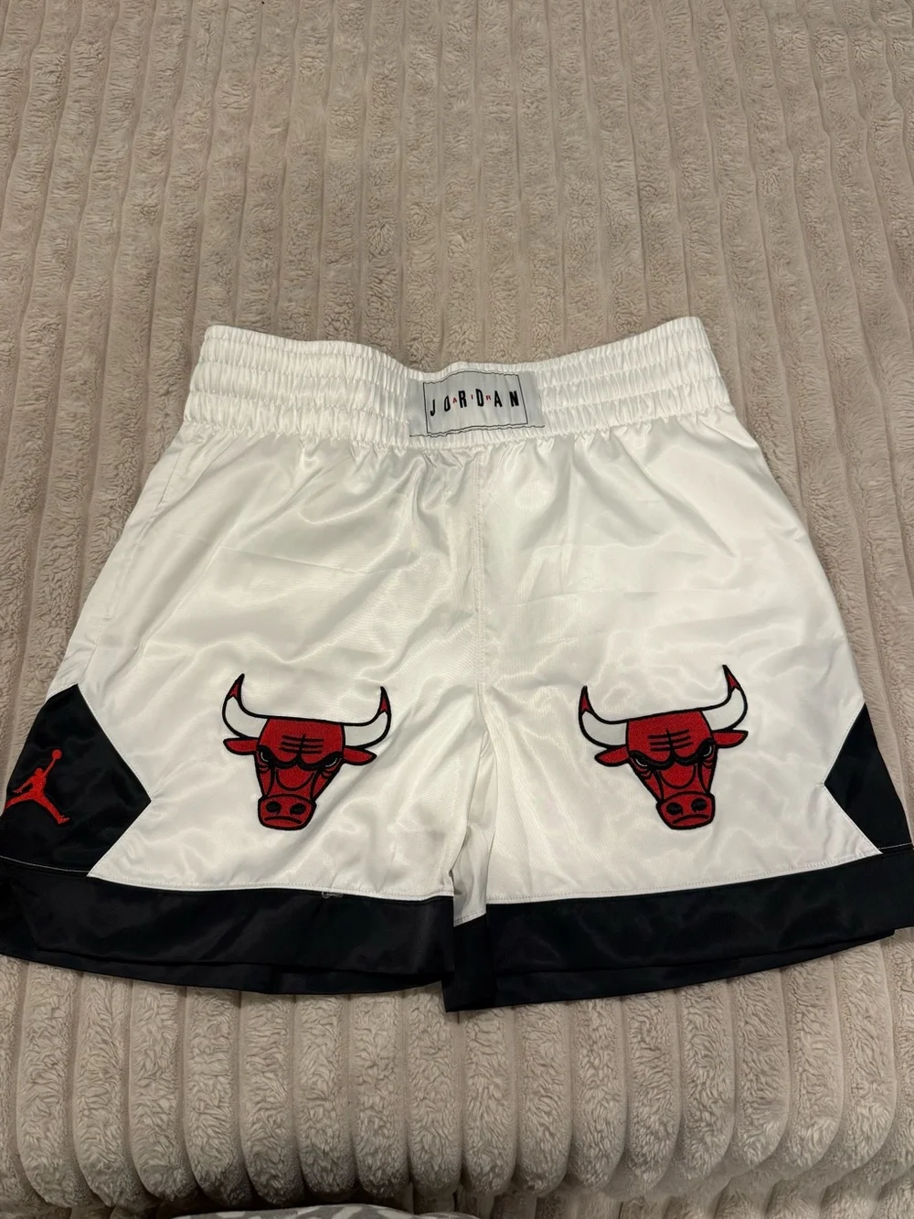 Jordan White & Black Bulls Men's Basketball Shorts with Red Logos